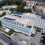 Lero Hotel 4*