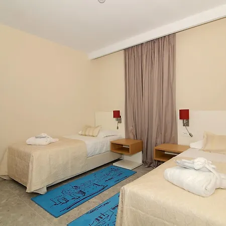 Hotel Lero 4*