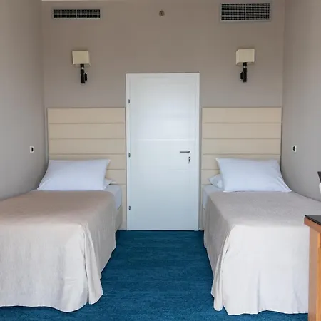 Hotel Lero 4*