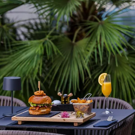 Lero Hotel 4*