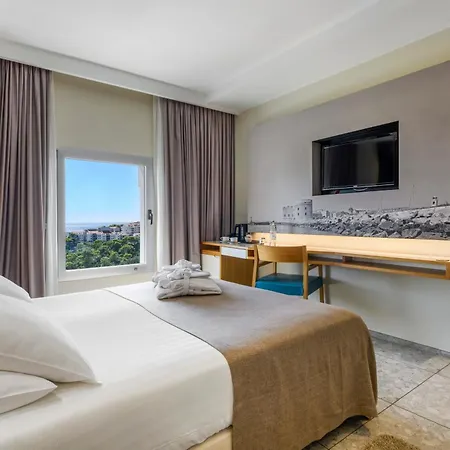 Hotel Lero 4*