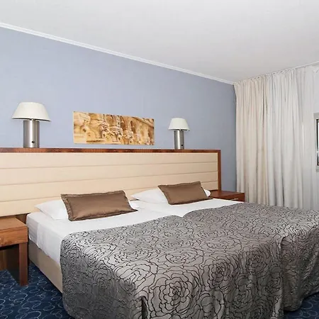 Lero Hotel 4*
