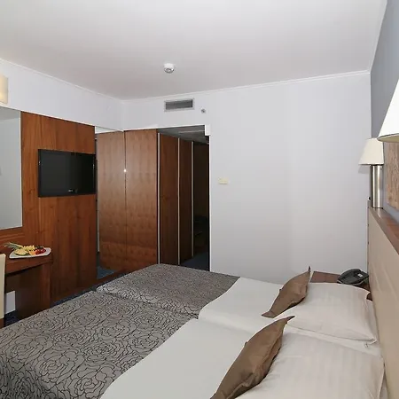 Hotel Lero 4*